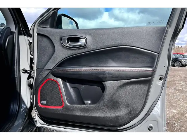 2021 Jeep Compass Trailhawk Elite | Panoroof | Alpine | TowPkg | - Photo 19