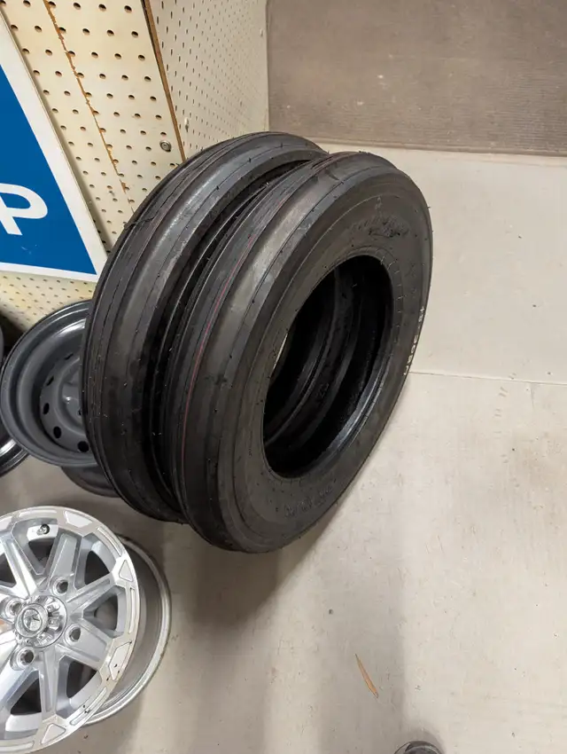 Treadura 5.00-15 Front Tire