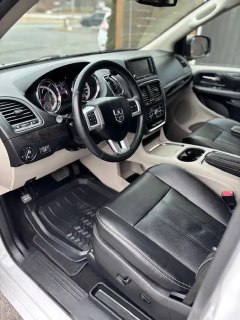 2018 DODGE GRAND CARAVAN CREW  ONLY 104,000 KM'S  LOADED - Photo 10