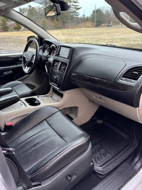 2018 DODGE GRAND CARAVAN CREW  ONLY 104,000 KM'S  LOADED - Photo 11