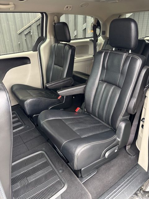 2018 DODGE GRAND CARAVAN CREW  ONLY 104,000 KM'S  LOADED - Photo 13