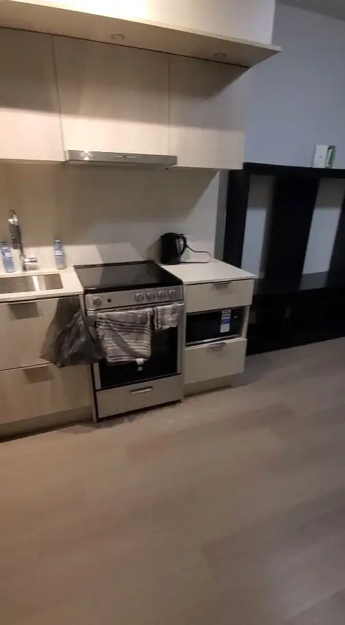 Furnished LUXURY Room in NEW condo M city, gym near Square One - Photo 4