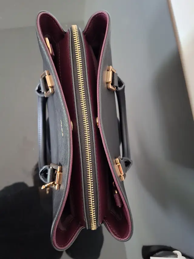 Aldo Legoiri Black and Gold Purse / Bag - Photo 8