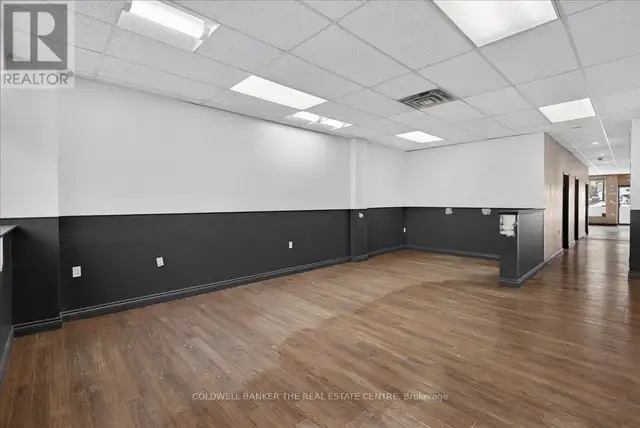 Looking for a small office or share commercial space - Photo 2