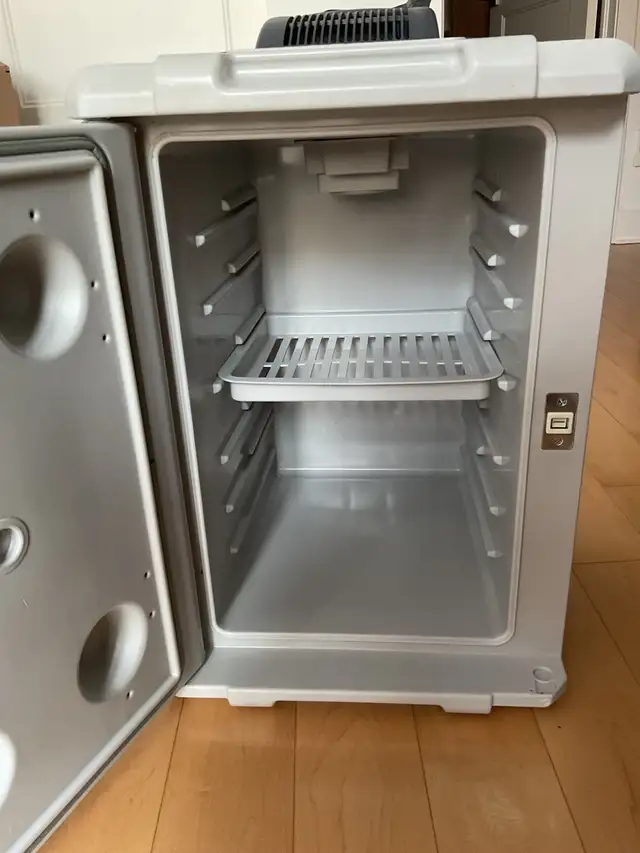 Glacière Thermoélectrique Coleman 40L - Photo 2