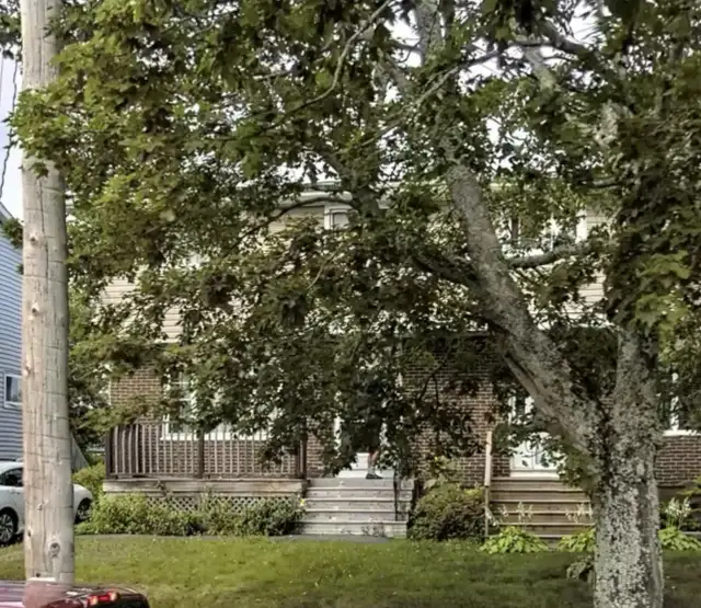 Hartlen Avenue - 4 BR, 2 BATH BEAUTIFUL FAMILY HOME AVAIL NOW!