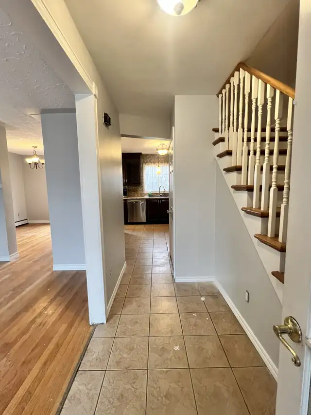 Hartlen Avenue - 4 BR, 2 BATH BEAUTIFUL FAMILY HOME AVAIL NOW! - Photo 2