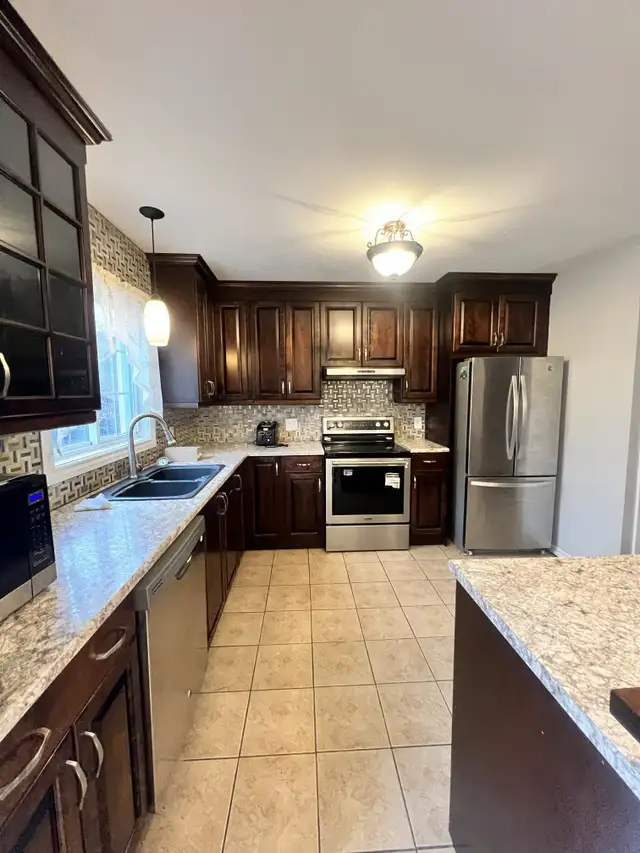 Hartlen Avenue - 4 BR, 2 BATH BEAUTIFUL FAMILY HOME AVAIL NOW! - Photo 6