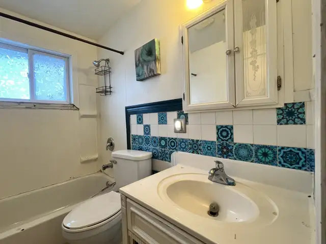 Hartlen Avenue - 4 BR, 2 BATH BEAUTIFUL FAMILY HOME AVAIL NOW! - Photo 12