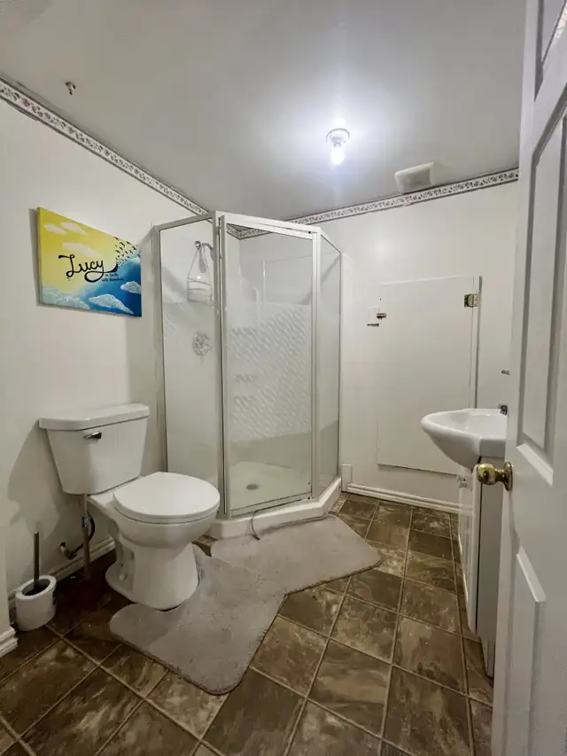 Hartlen Avenue - 4 BR, 2 BATH BEAUTIFUL FAMILY HOME AVAIL NOW! - Photo 14