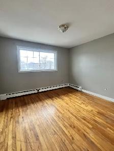 Hartlen Avenue - 4 BR, 2 BATH BEAUTIFUL FAMILY HOME AVAIL NOW! - Photo 17