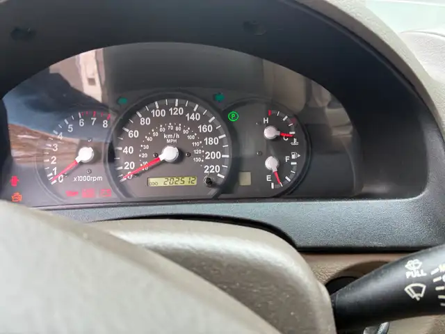 2006 Kia Sorento. 202,000kms. V6 Awd. Heated seats.  Sunroof - Photo 6
