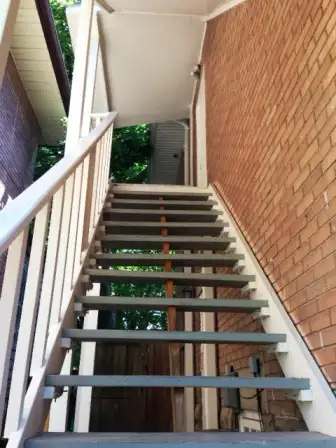 Old South one bedroom upper unit, great location! - Photo 2