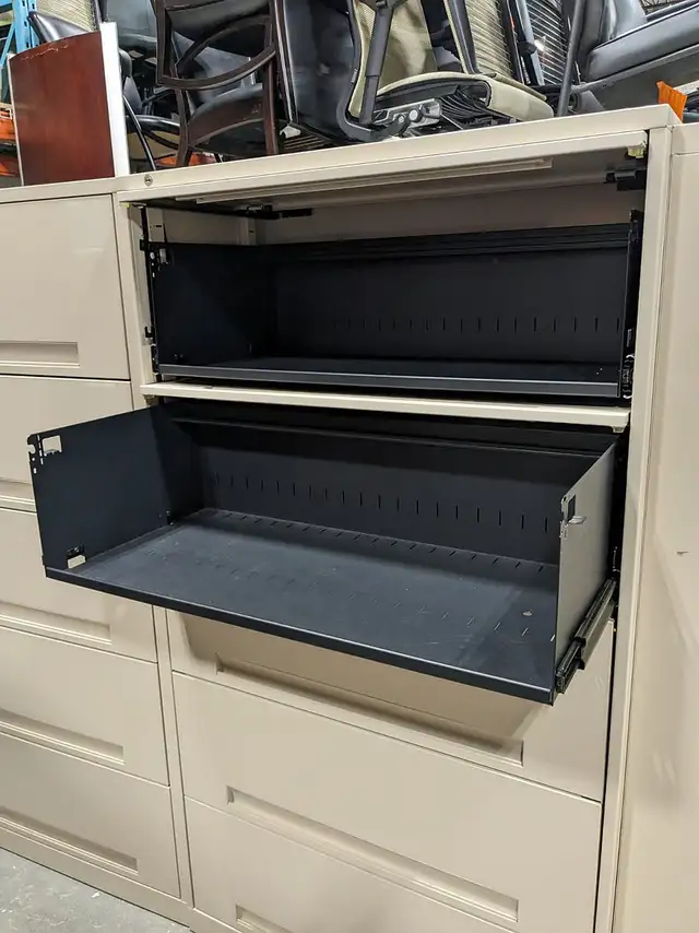 Steelcase 5 Drawer Filing Cabinet! - Photo 3