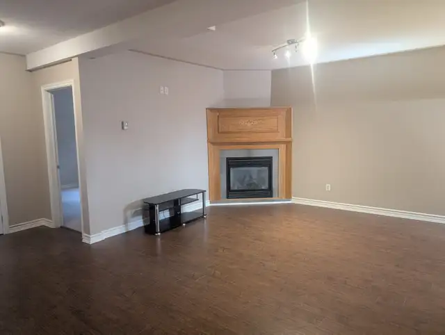 Bright 2-Bedroom Basement Apartment for Rent – Southend Barrie – - Photo 5