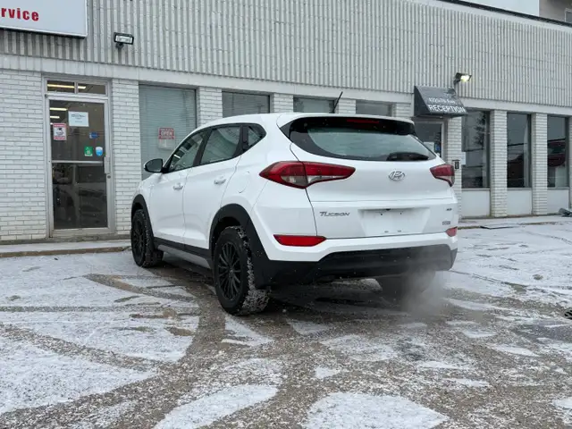 2018 Hyundai Tucson| All Wheel Drive | Two Sets of Tires | - Photo 8
