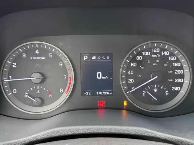 2018 Hyundai Tucson| All Wheel Drive | Two Sets of Tires | - Photo 11