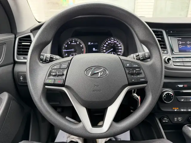 2018 Hyundai Tucson| All Wheel Drive | Two Sets of Tires | - Photo 12