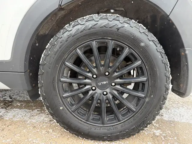 2018 Hyundai Tucson| All Wheel Drive | Two Sets of Tires | - Photo 21