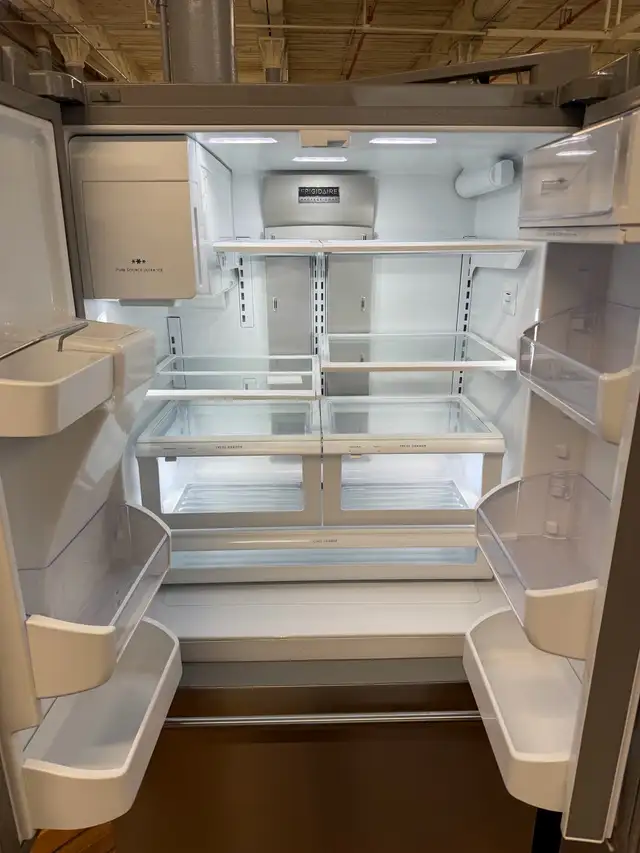 Frigidaire professional 2019 stainless steel three door fridge - Photo 2