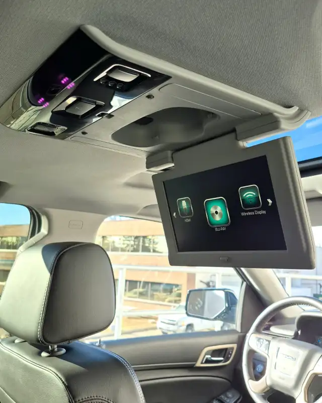 2017 GMC Yukon Denali - Photo 10