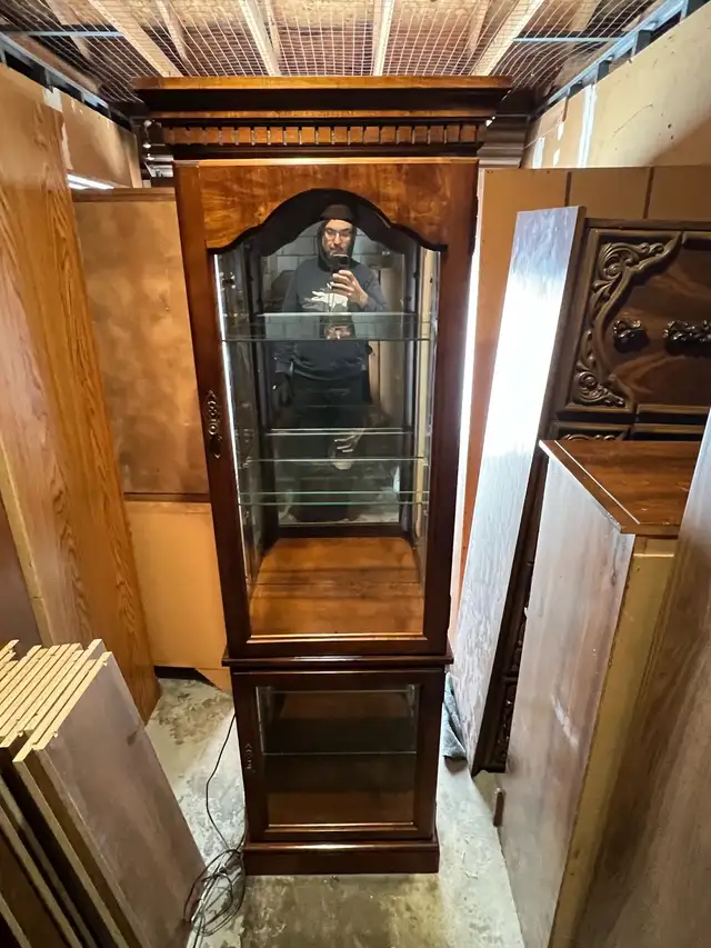 Free delivery used Wooden Curio Display Cabinet - Photo 3