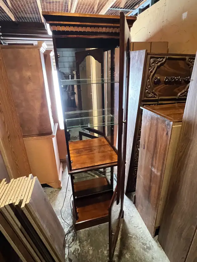 Free delivery used Wooden Curio Display Cabinet - Photo 5