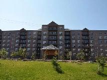 Bachelor with Den Available at the Litchfield