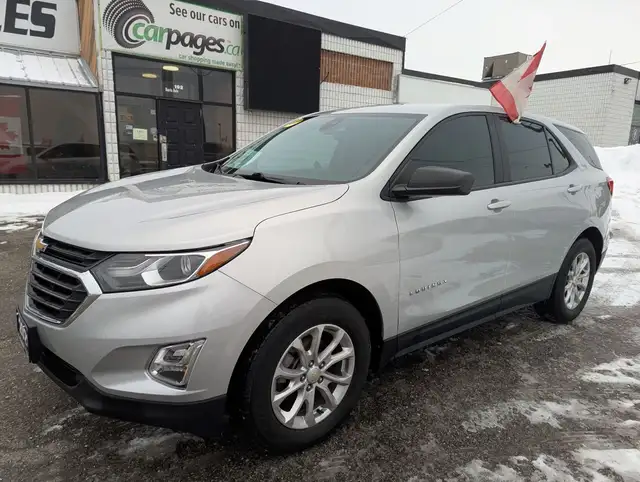 2021 Chevrolet Equinox LS WITH APPLE CARPLAY! - Photo 2