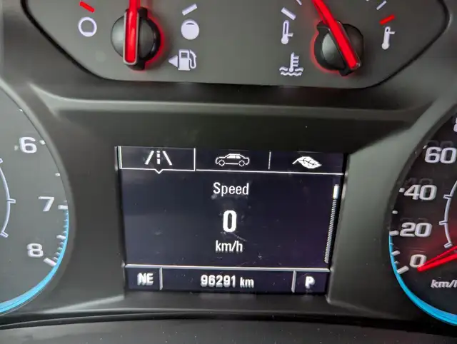 2021 Chevrolet Equinox LS WITH APPLE CARPLAY! - Photo 11