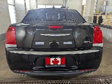 2019 Chrysler 300 C PLATINUM EDITION WITH LEATHER/SUNROOF! - Photo 4