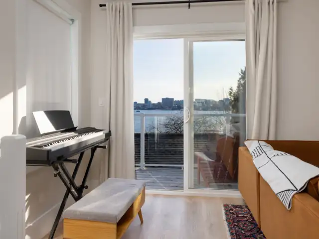 STUNNING HALIFAX VIEWS: EXECUTIVE 2 Bed 2 Bath AVAILABLE MAY 1ST - Photo 4