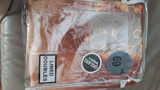 BEAU RIDEAU NEUF TISSU SOYEUX DOUBLÉ 54'LARx87'ou 84'HAUT $20.00 - Photo 4