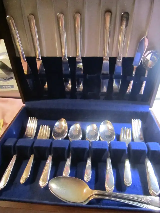 #81K MARY LOU/DEVONSHIRE silverware set for 6 - Photo 2