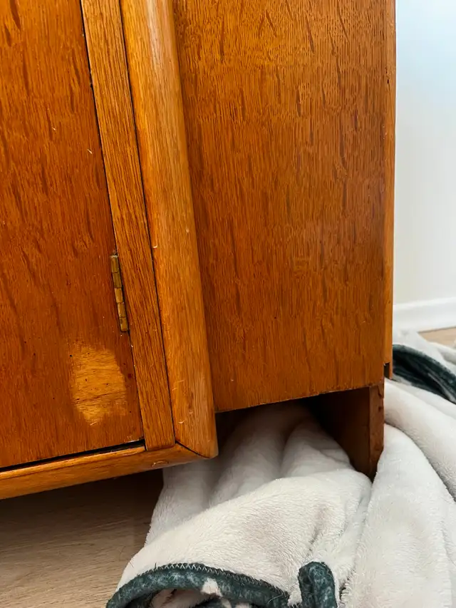 free old wardrobe - Photo 2