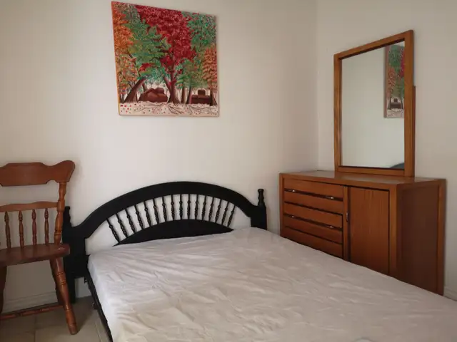 3-1/2 Subway station/ Metro Jolicoeur/Monk, 1 150 $/ m