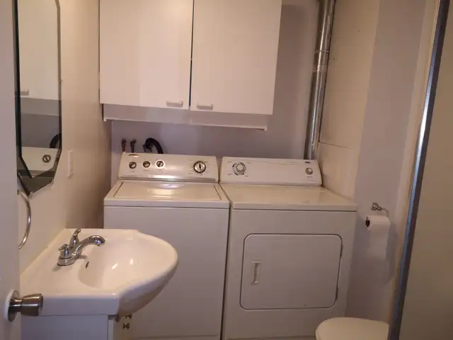 3-1/2 Subway station/ Metro Jolicoeur/Monk, 1 150 $/ m - Photo 4