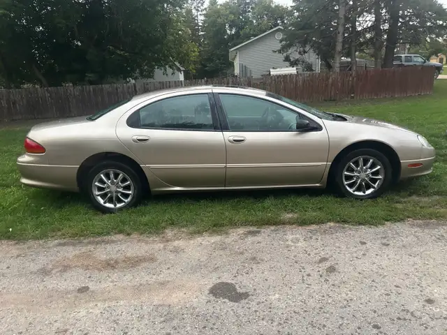 2004 Chrysler Concorde - Photo 3