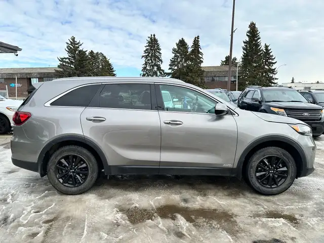 2019 KIA SORENTO LX – 2.4L – AWD - NO ACCIDENTS - Photo 4