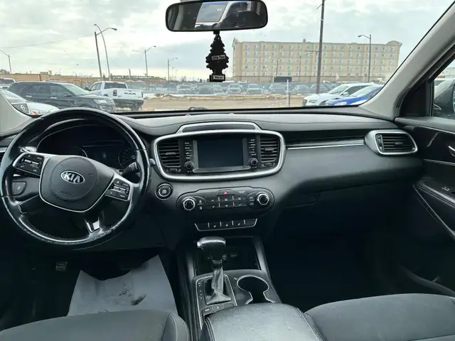 2019 KIA SORENTO LX – 2.4L – AWD - NO ACCIDENTS - Photo 9