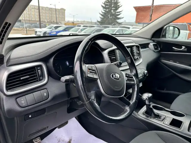 2019 KIA SORENTO LX – 2.4L – AWD - NO ACCIDENTS - Photo 10
