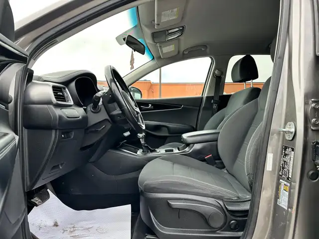 2019 KIA SORENTO LX – 2.4L – AWD - NO ACCIDENTS - Photo 11
