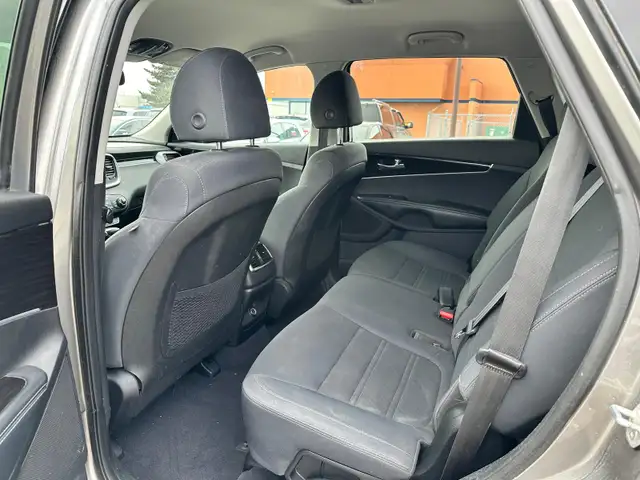 2019 KIA SORENTO LX – 2.4L – AWD - NO ACCIDENTS - Photo 14