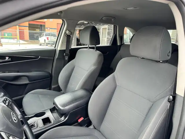 2019 KIA SORENTO LX – 2.4L – AWD - NO ACCIDENTS - Photo 20