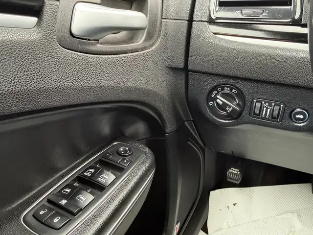 2017 Chrysler 300 Backup Cam H.Seats Sunroof 1 YEAR WARRANTY - Photo 21