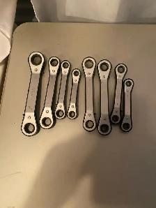 Mastercraft 8 Pc. SAE/Metric Ratcheting Wrench Set For Sale