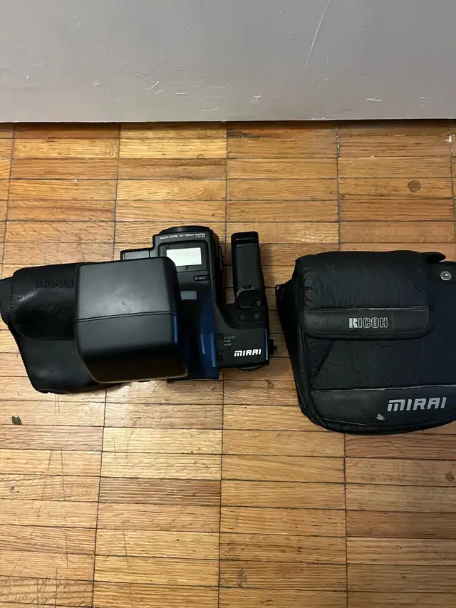 Ricoh Camera - Photo 2