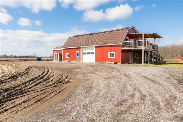 49-Acre Cash Crop Farm with BARNDOMINIUM in Norfolk County - Photo 2