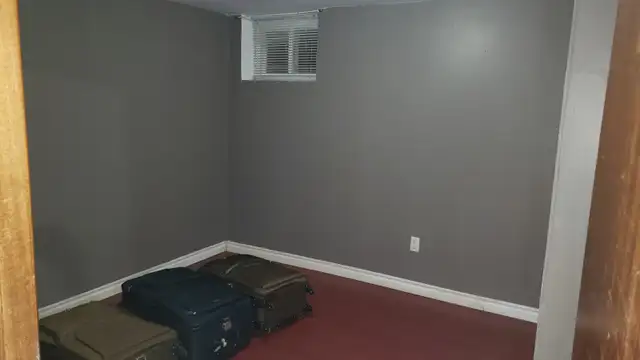 2 BEDROOMS BASEMENT APARTMENT - Photo 3