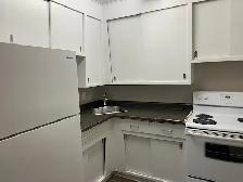 April 1st - Smoke Free - One Bdrm – Top Floor – Secure Building - Photo 2